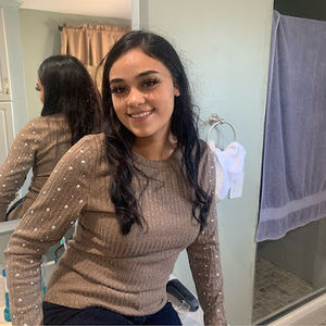 Meet your Posher, Alexa samara